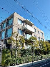 渋谷区上原、マンションの外観画像です