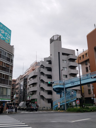 渋谷区富ヶ谷、マンションの外観画像です