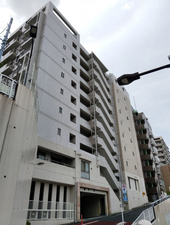 渋谷区代々木、マンションの外観画像です