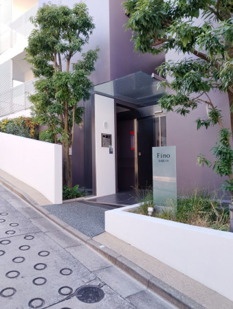渋谷区鶯谷町、マンションのエントランス画像です
