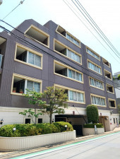 目黒区目黒、マンションの外観画像です