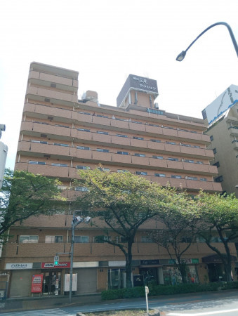渋谷区広尾、マンションの外観画像です