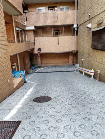 渋谷区広尾、マンションの駐車場画像です