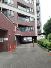 目黒区目黒、マンションの駐車場画像です