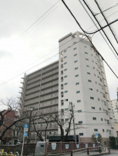 目黒区青葉台、マンションの外観画像です