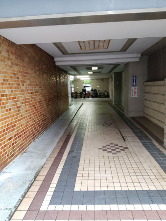 渋谷区恵比寿南、マンションのエントランス画像です
