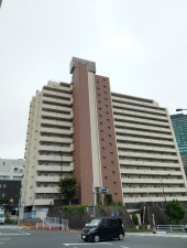 目黒区青葉台、マンションの外観画像です