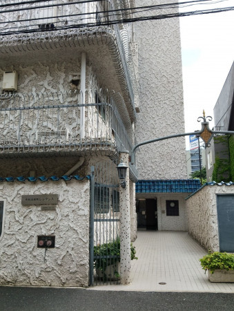 渋谷区渋谷、マンションのエントランス画像です