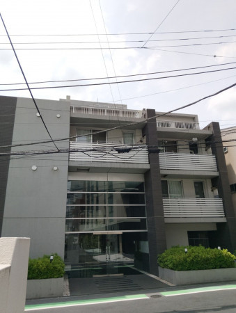 渋谷区代々木、マンションの外観画像です