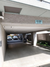 渋谷区代々木、マンションの駐車場画像です