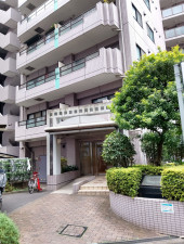 渋谷区円山町、マンションのエントランス画像です