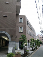 目黒区東山、マンションの外観画像です