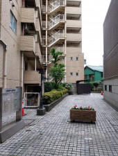 目黒区東山、マンションの外観画像です
