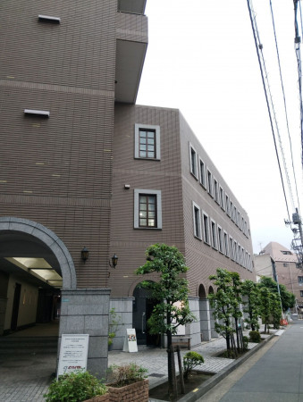 目黒区東山、マンションの外観画像です