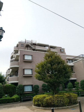 目黒区駒場、マンションの外観画像です