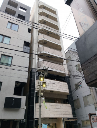 目黒区上目黒、マンションの外観画像です