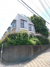 渋谷区上原、マンションの外観画像です
