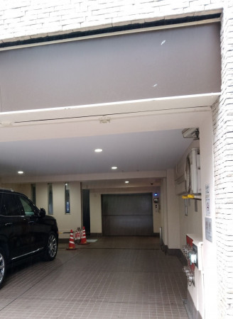目黒区上目黒、マンションの駐車場画像です