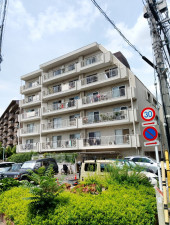 渋谷区代々木、マンションの外観画像です