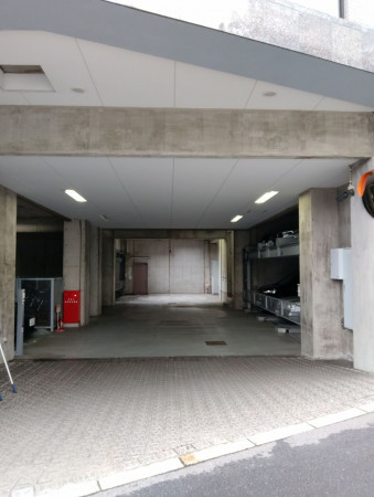 目黒区青葉台、マンションの駐車場画像です