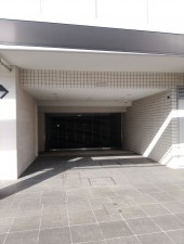 渋谷区南平台町、マンションの駐車場画像です