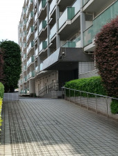 渋谷区恵比寿西、マンションのエントランス画像です