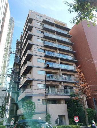 渋谷区宇田川町、マンションの外観画像です