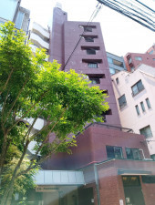 目黒区青葉台、マンションの外観画像です