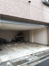渋谷区富ヶ谷、マンションの駐車場画像です