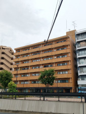 渋谷区代々木、マンションの外観画像です