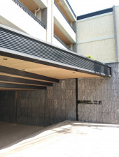 渋谷区上原、マンションのエントランス画像です