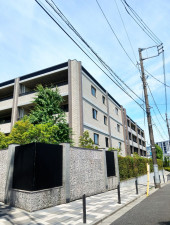 渋谷区上原、マンションの外観画像です