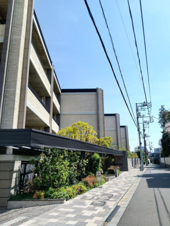 渋谷区上原、マンションの外観画像です