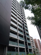 渋谷区神泉町、マンションの外観画像です