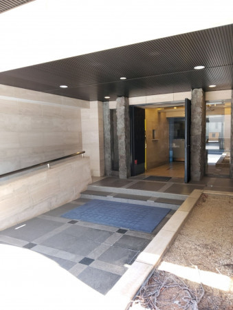 渋谷区東、マンションのエントランス画像です