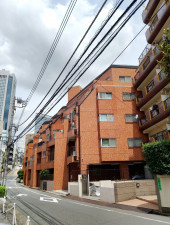 渋谷区代々木、マンションの外観画像です