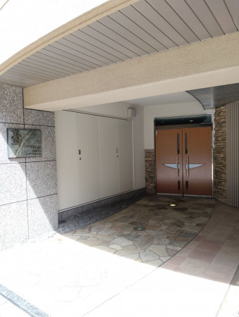 渋谷区東、マンションのエントランス画像です