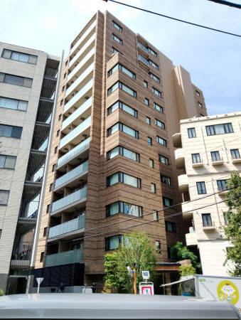 渋谷区東、マンションの外観画像です
