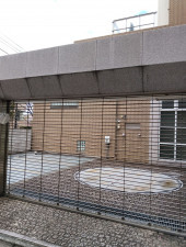 渋谷区代々木、マンションの駐車場画像です