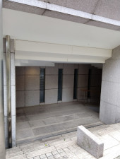 渋谷区代々木、マンションのエントランス画像です