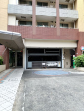 渋谷区恵比寿西、マンションの駐車場画像です