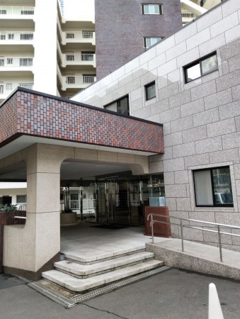 目黒区中目黒、マンションのエントランス画像です