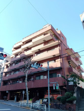 渋谷区代々木、マンションの外観画像です