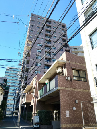 目黒区下目黒、マンションの外観画像です