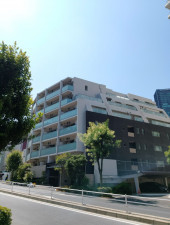 目黒区青葉台、マンションの画像です
