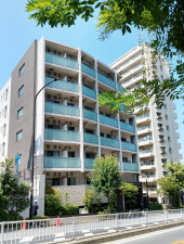 目黒区青葉台、マンションの外観画像です