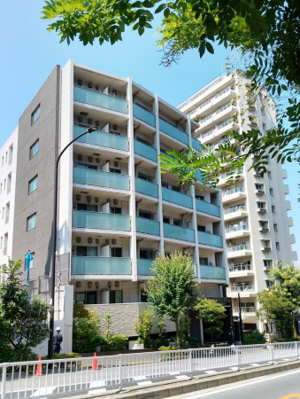 目黒区青葉台、マンションの外観画像です