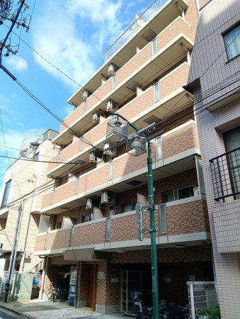 渋谷区富ヶ谷、マンションの外観画像です