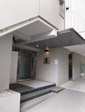 渋谷区東、マンションのエントランス画像です