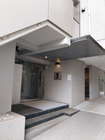 渋谷区東、マンションのエントランス画像です